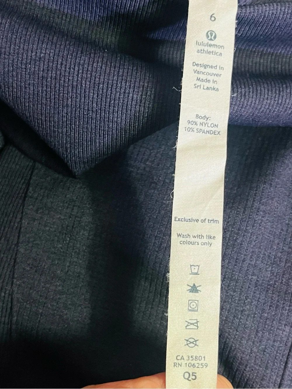 Lululemon In the Flow Crop II Leggings Navy Blue Capri Ruched Yoga 6